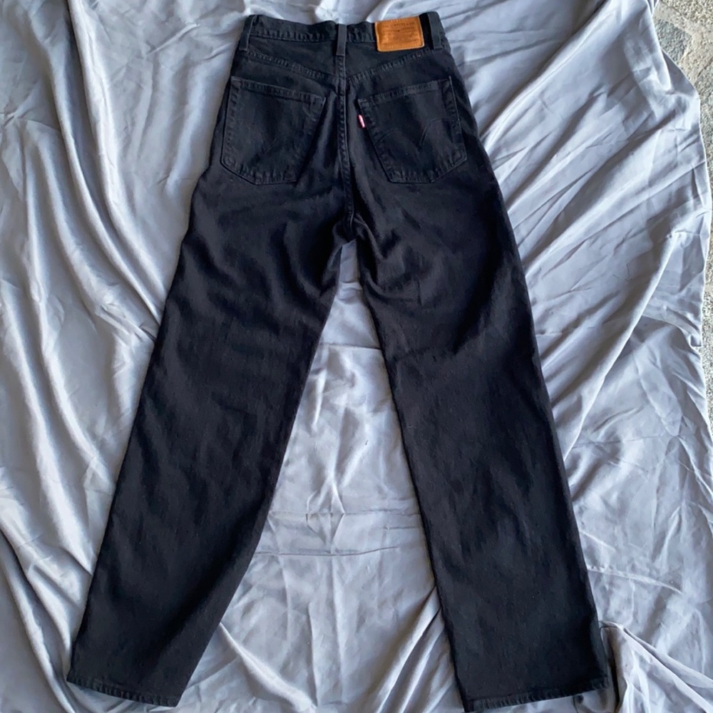 BLACK LEVI’S RIBCAGE STRAIGHT JEANS